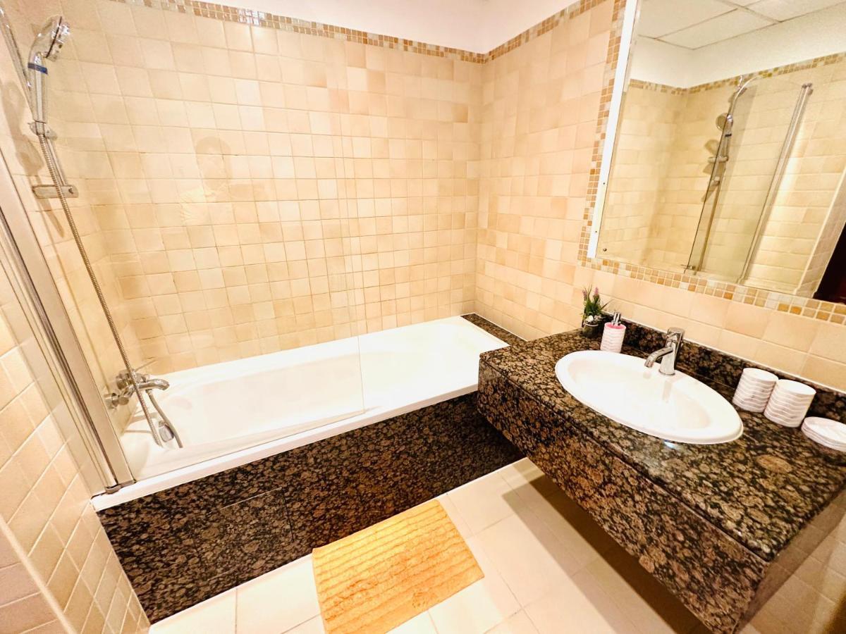 Luxury Casa - Indigo Sea View Apartment Jbr Beach 2Br دبي المظهر الخارجي الصورة